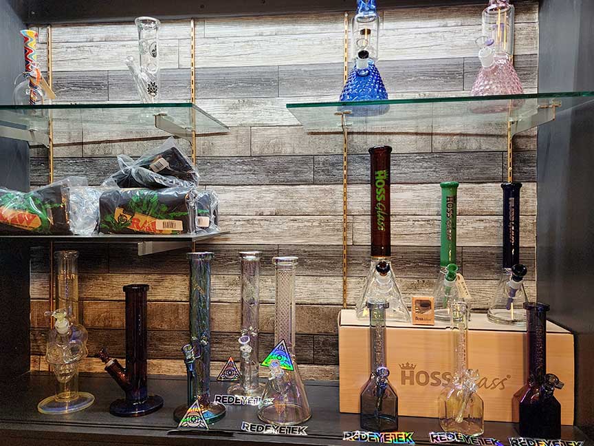 Capturing Eden bong display